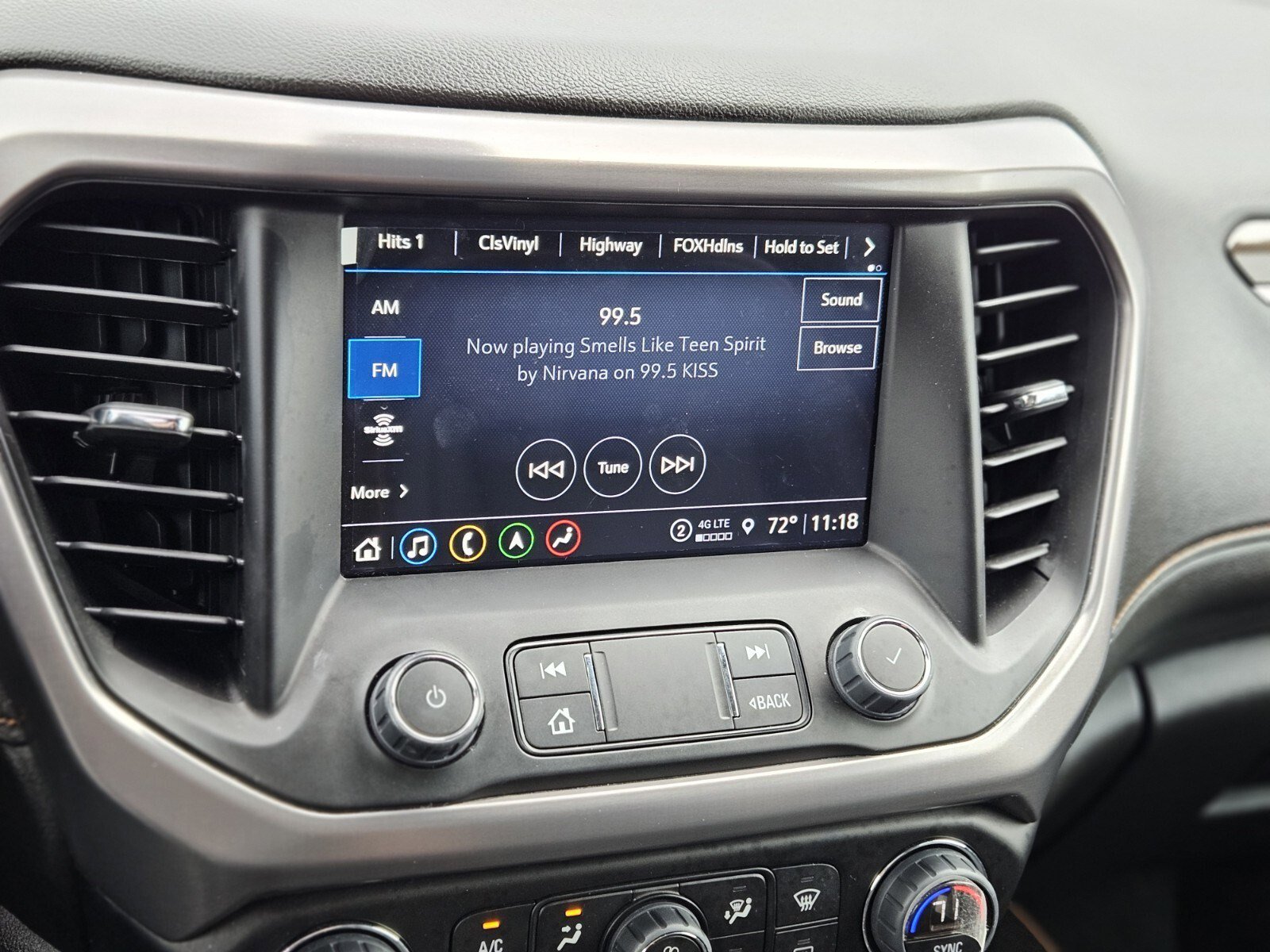 Used 2023 GMC Acadia AT4 w/ Technology Package image 21