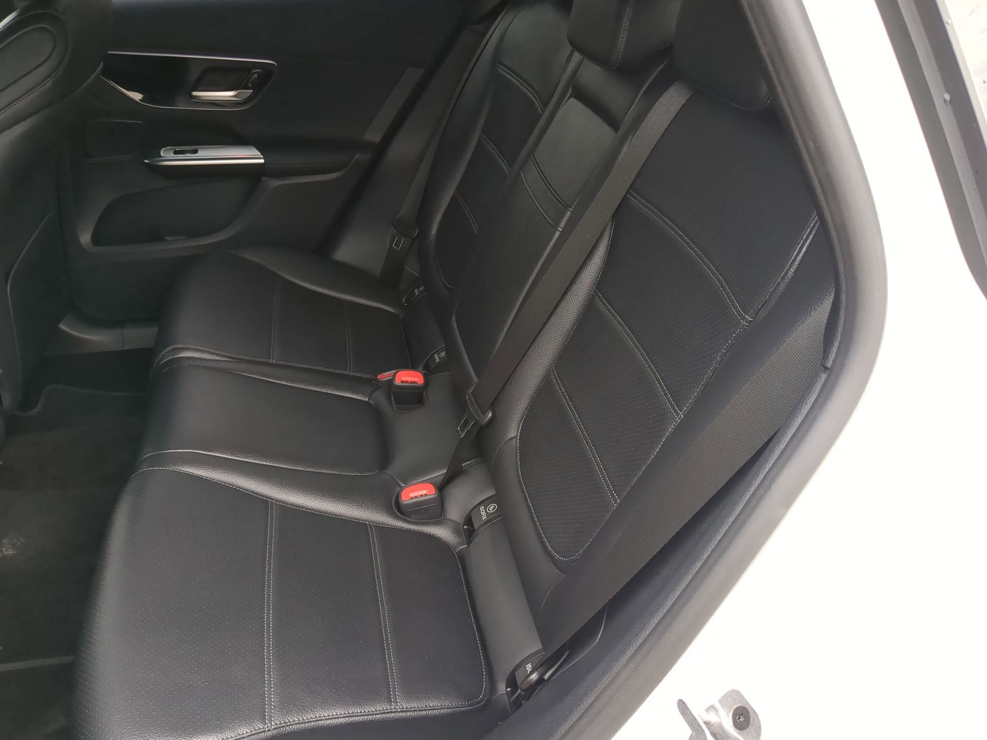 Used 2025 Mercedes-Benz GLC 300 image 54