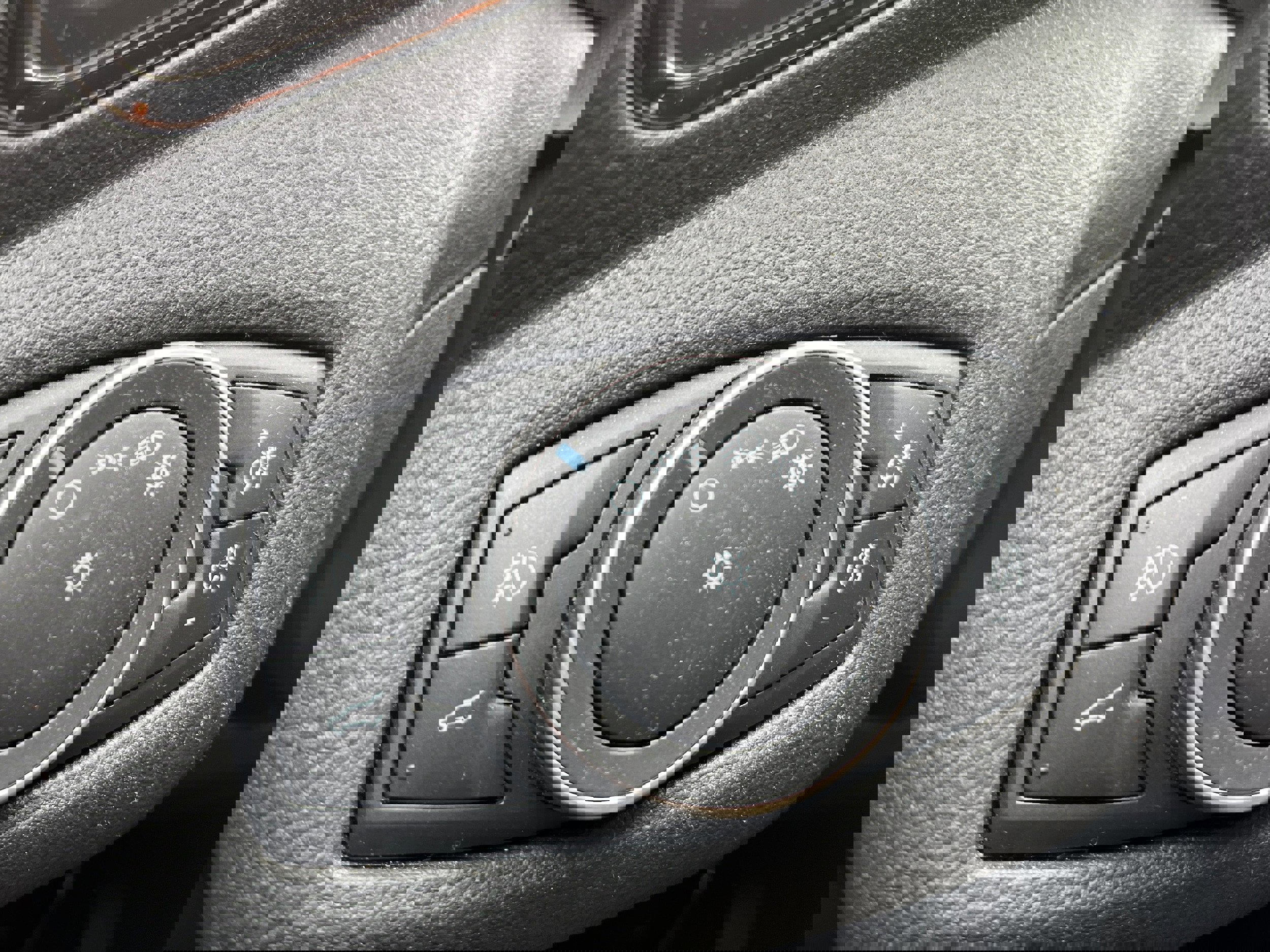 Certified 2018 Ford Escape Titanium w/ Ford Safe & Smart Package image 23