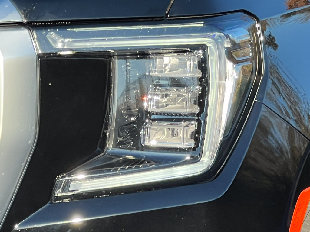 Used 2023 GMC Yukon XL Denali AWD/4WD image 44
