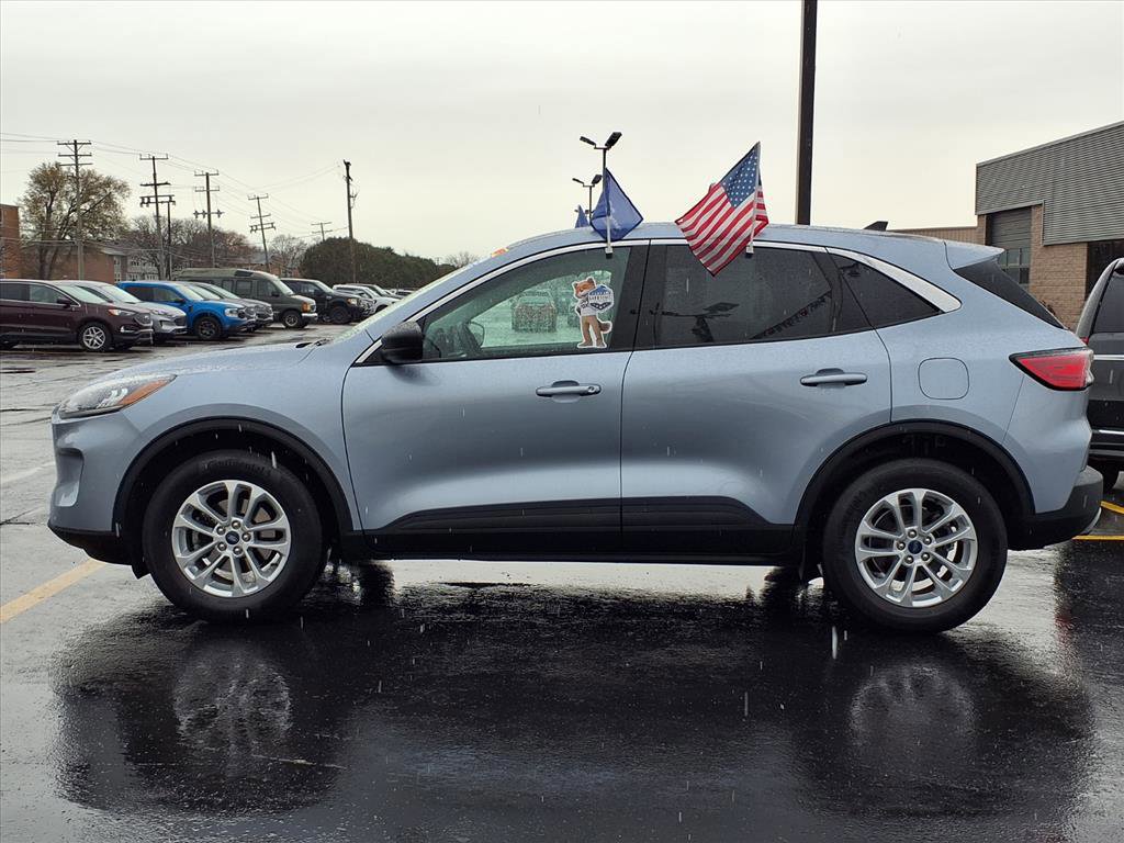 Certified 2022 Ford Escape SE w/ Cold Weather Package image 2