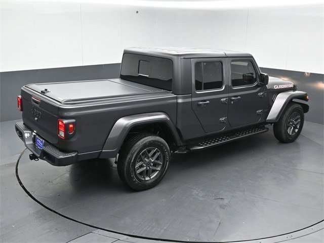 Used 2024 Jeep Gladiator Sport image 15