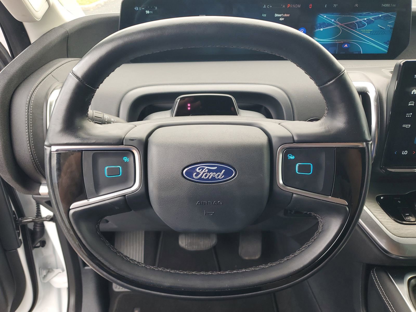 Certified 2025 Ford Expedition Platinum image 21