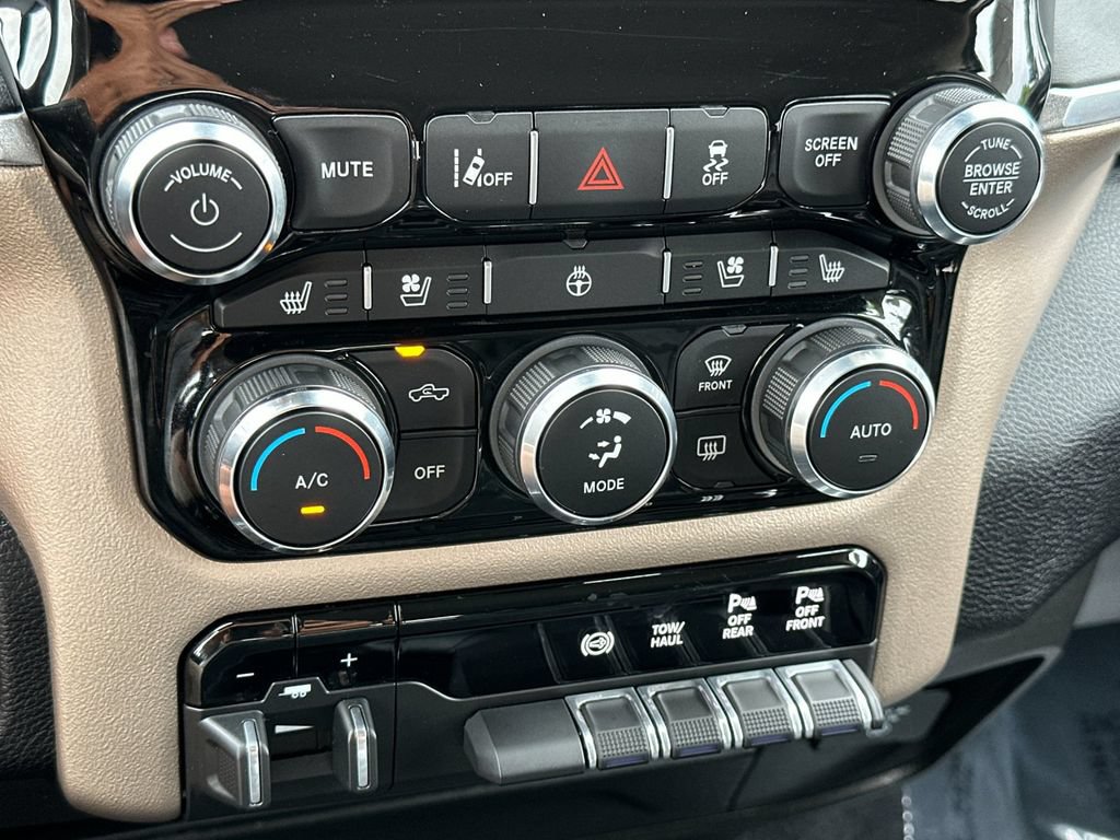 Used 2024 RAM 2500 Laramie w/ Safety Group AWD/4WD image 19