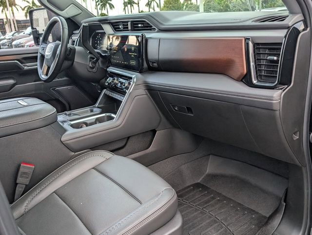 Used 2024 GMC Sierra 2500 Denali w/ Denali Reserve Package AWD/4WD image 17