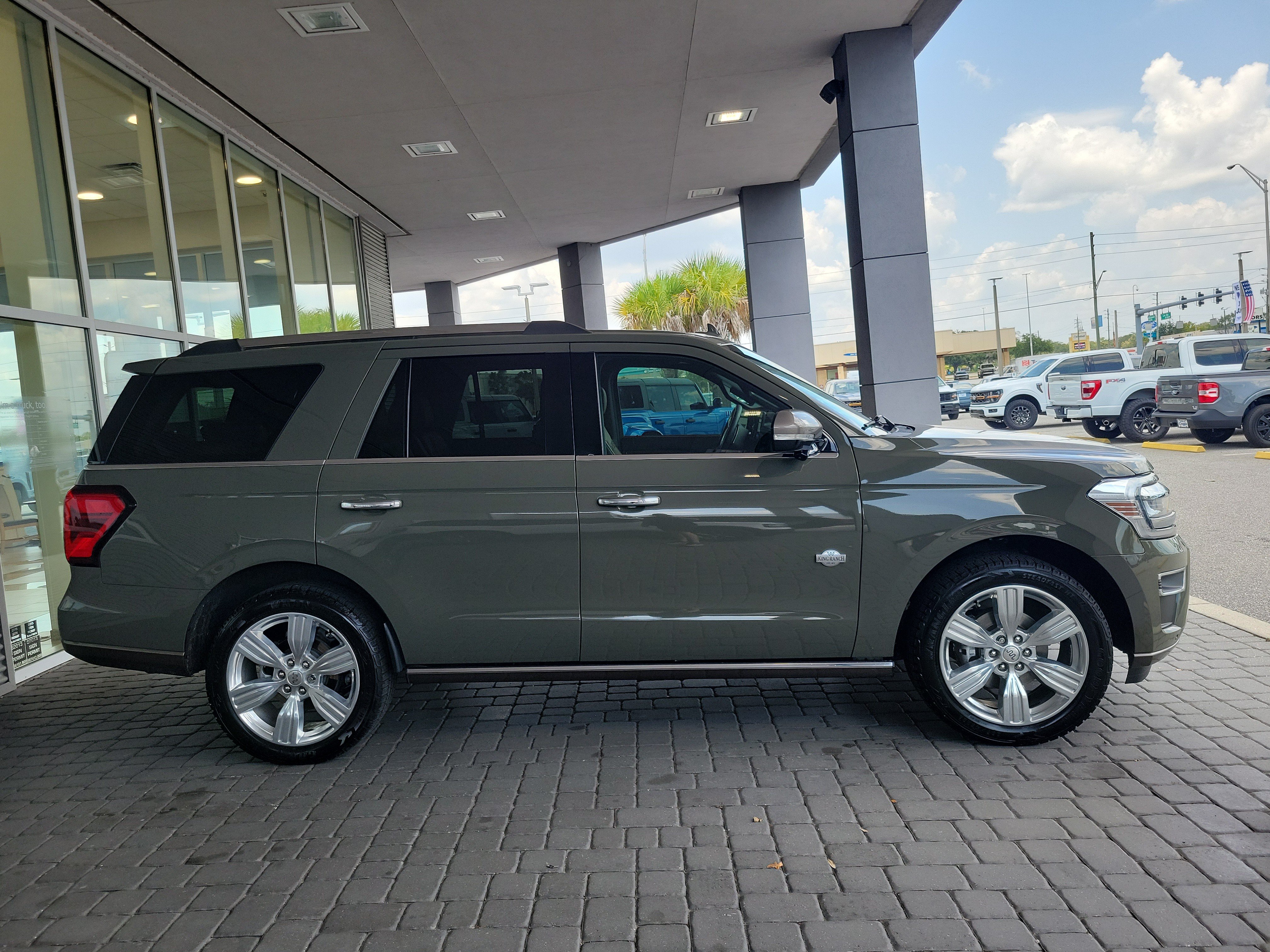 Certified 2024 Ford Expedition King Ranch RWD image 3