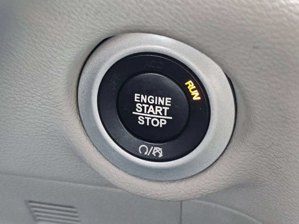 Used 2017 Chrysler Pacifica Touring-L FWD image 15