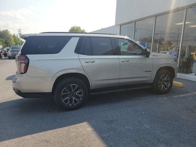 Used 2021 Chevrolet Tahoe Z71 w/ Luxury Package AWD/4WD image 2