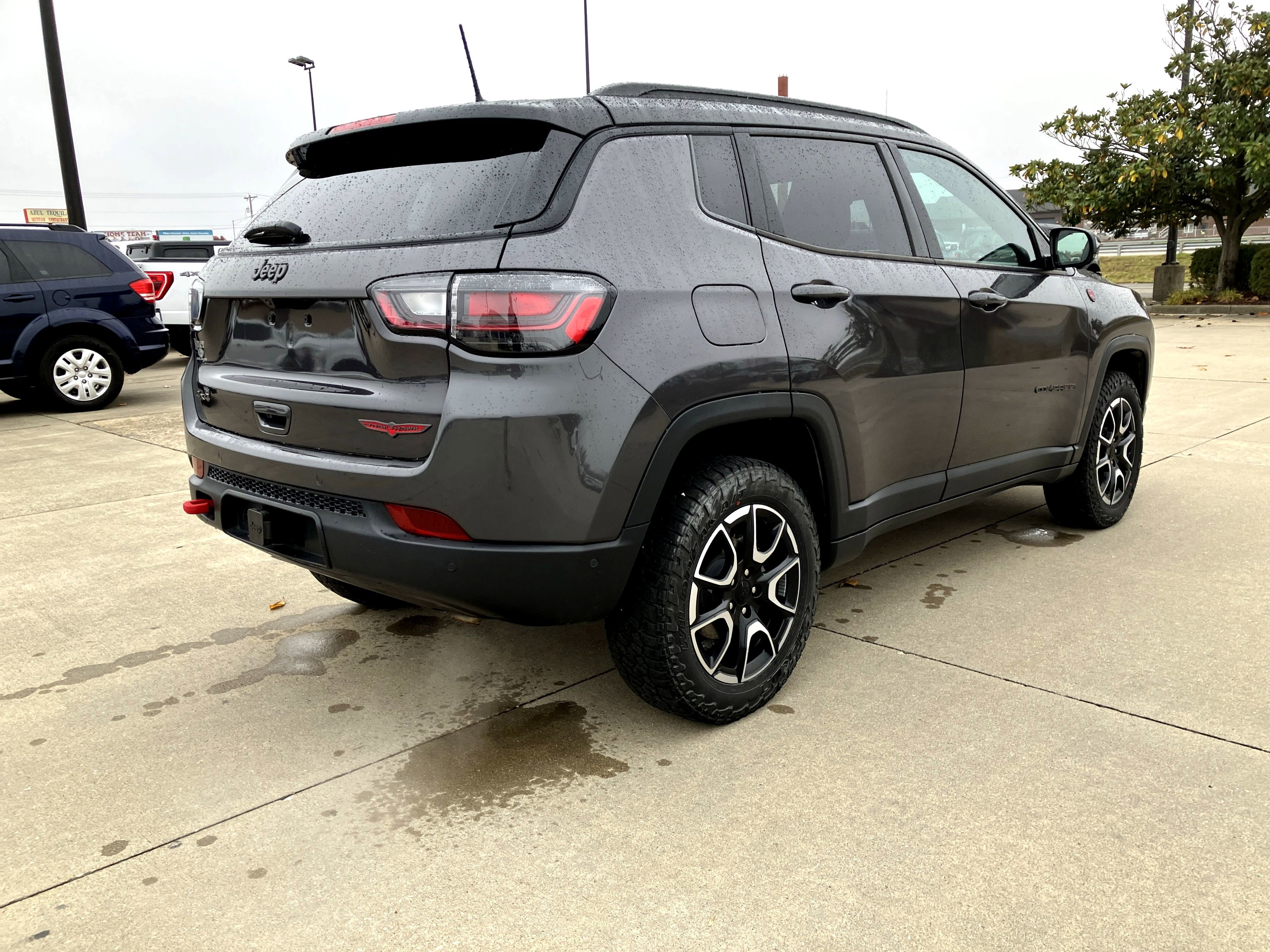 Used 2024 Jeep Compass Trailhawk w/ Trailhawk Elite Group image 5
