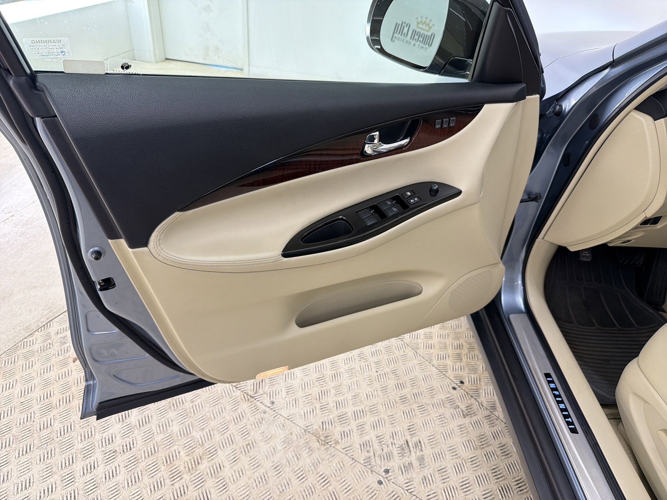 Used 2017 INFINITI QX50 2WD w/ Premium Plus Package image 13