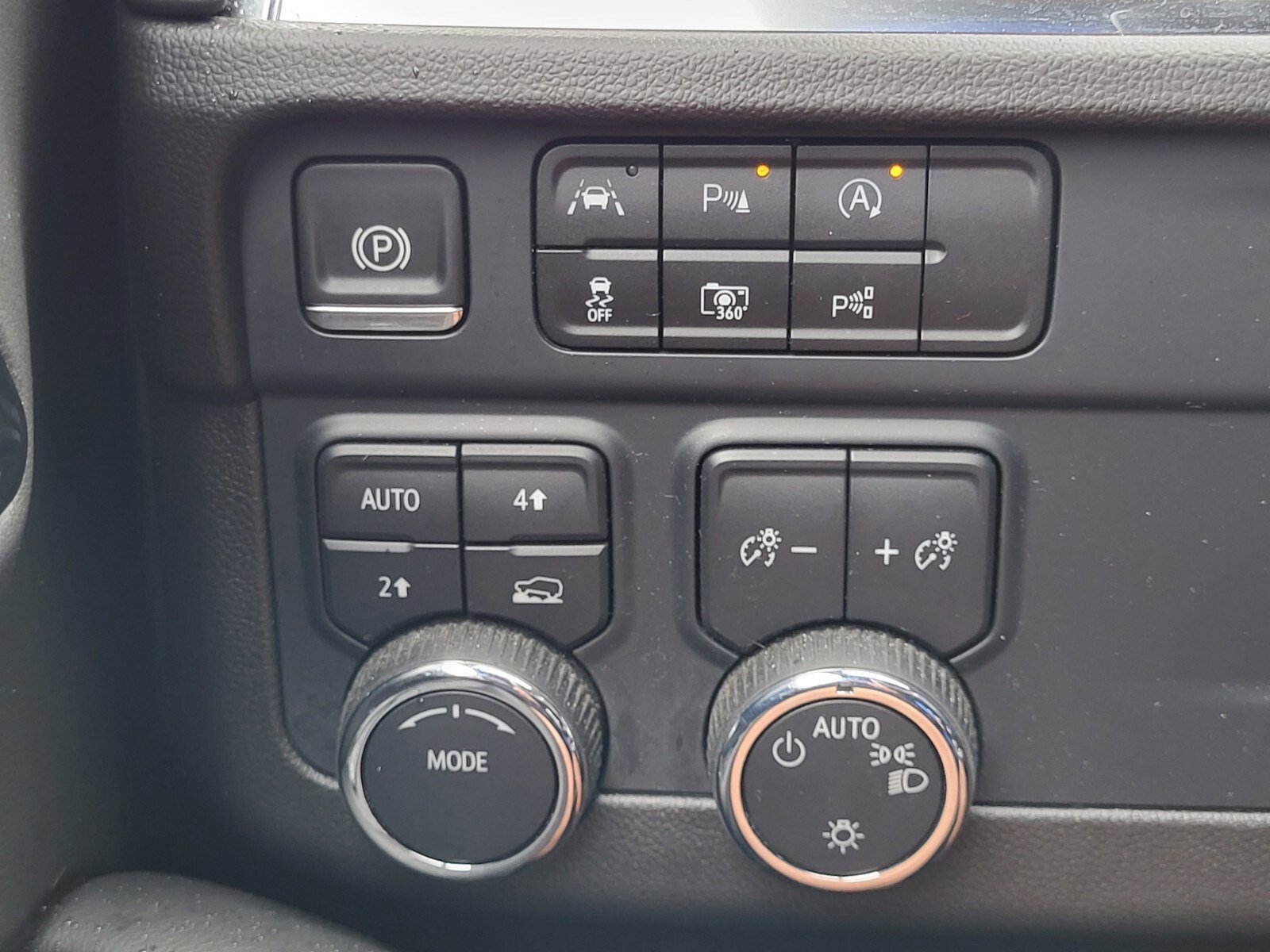 Used 2025 Chevrolet Tahoe LT image 23