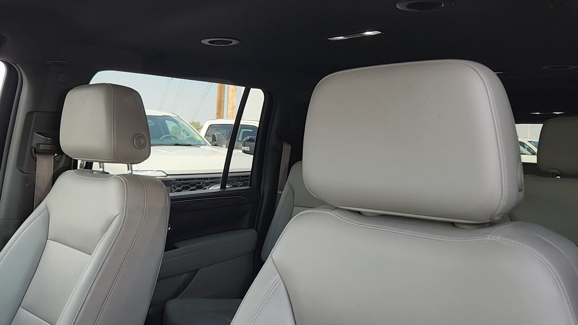 Used 2023 Chevrolet Suburban Z71 AWD/4WD image 9