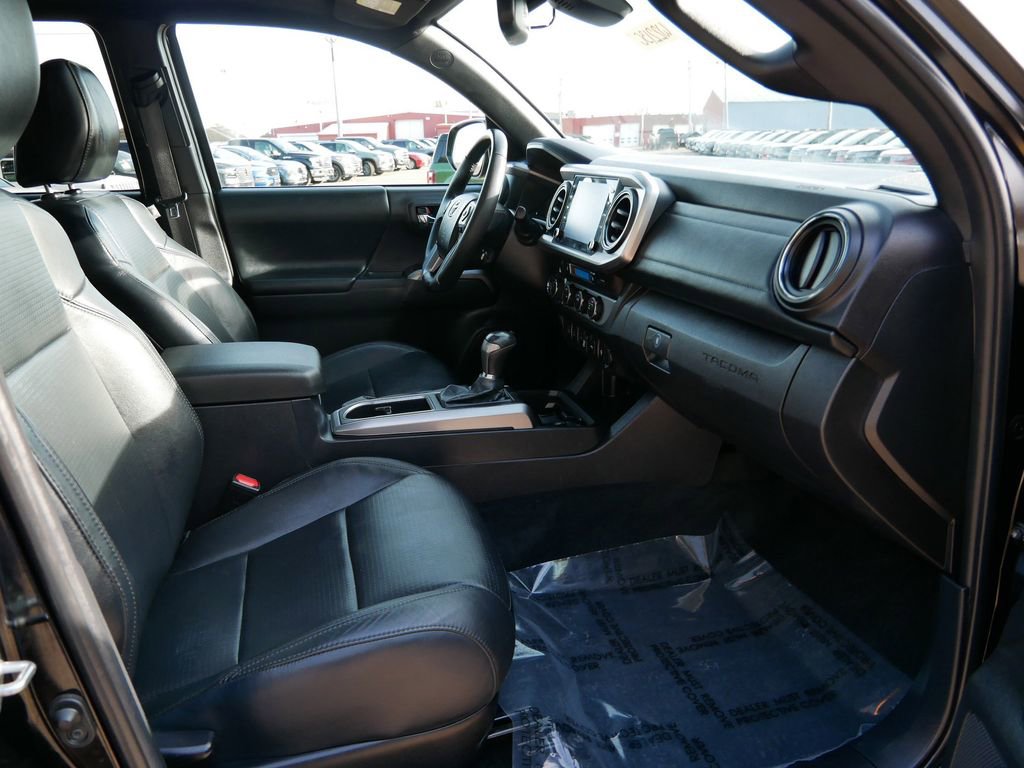 Used 2023 Toyota Tacoma Limited image 8