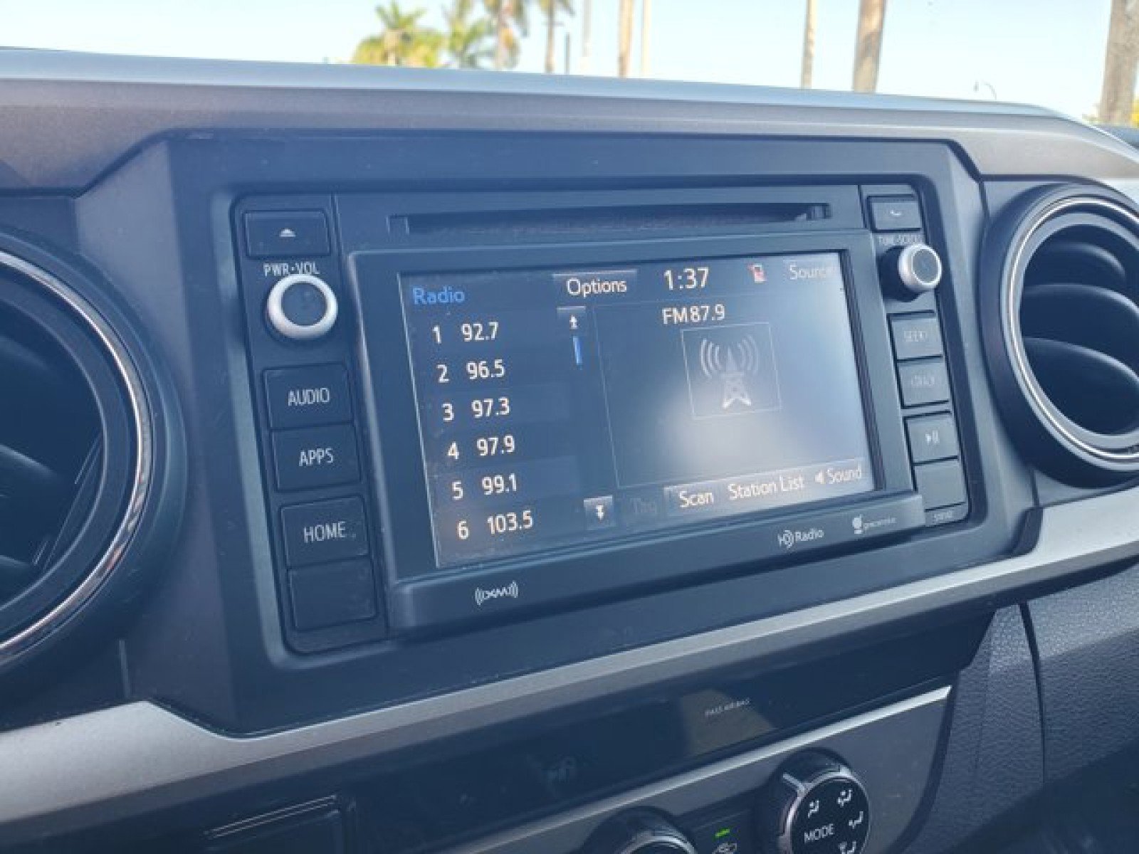 Used 2018 Toyota Tacoma SR5 image 19