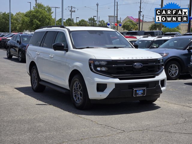 Certified 2025 Ford Expedition Active AWD/4WD image 3
