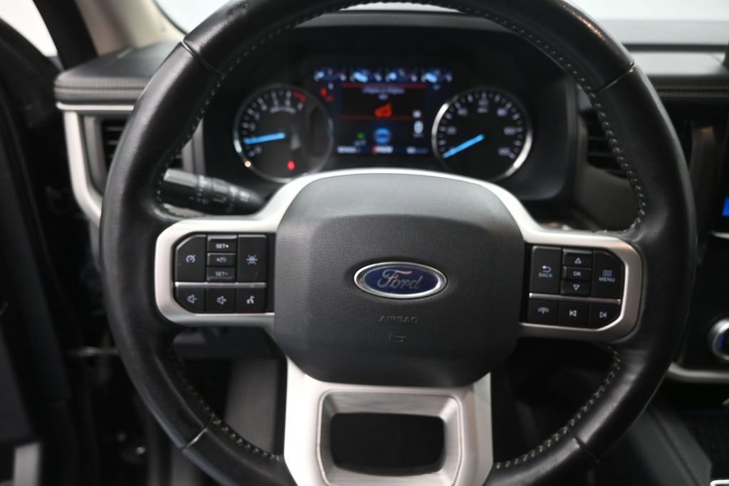 Certified 2024 Ford Expedition XLT RWD image 3