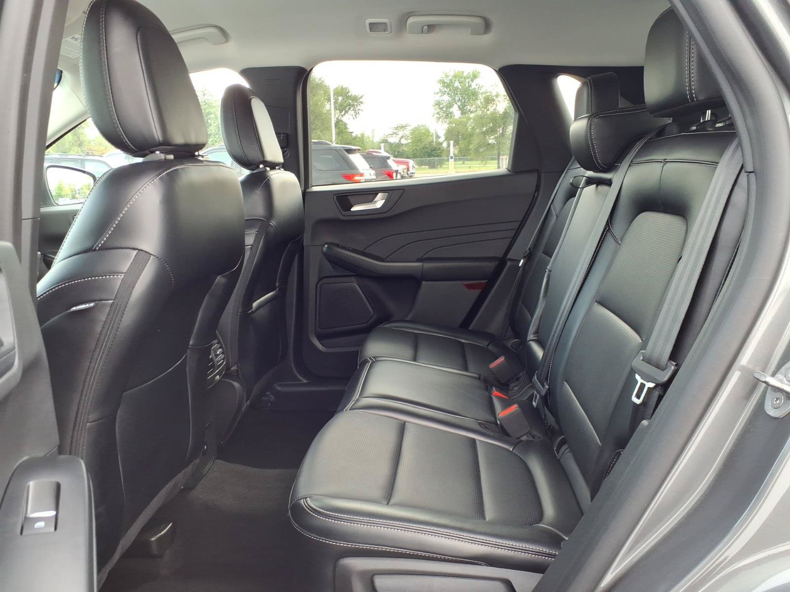 Certified 2024 Ford Escape Platinum AWD/4WD image 9