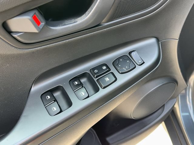 Used 2019 Hyundai Kona SE AWD/4WD image 12
