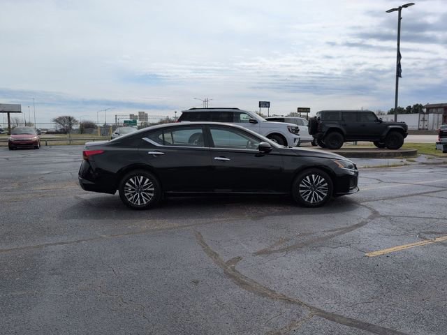 Used 2025 Nissan Altima 2.5 SV FWD image 6
