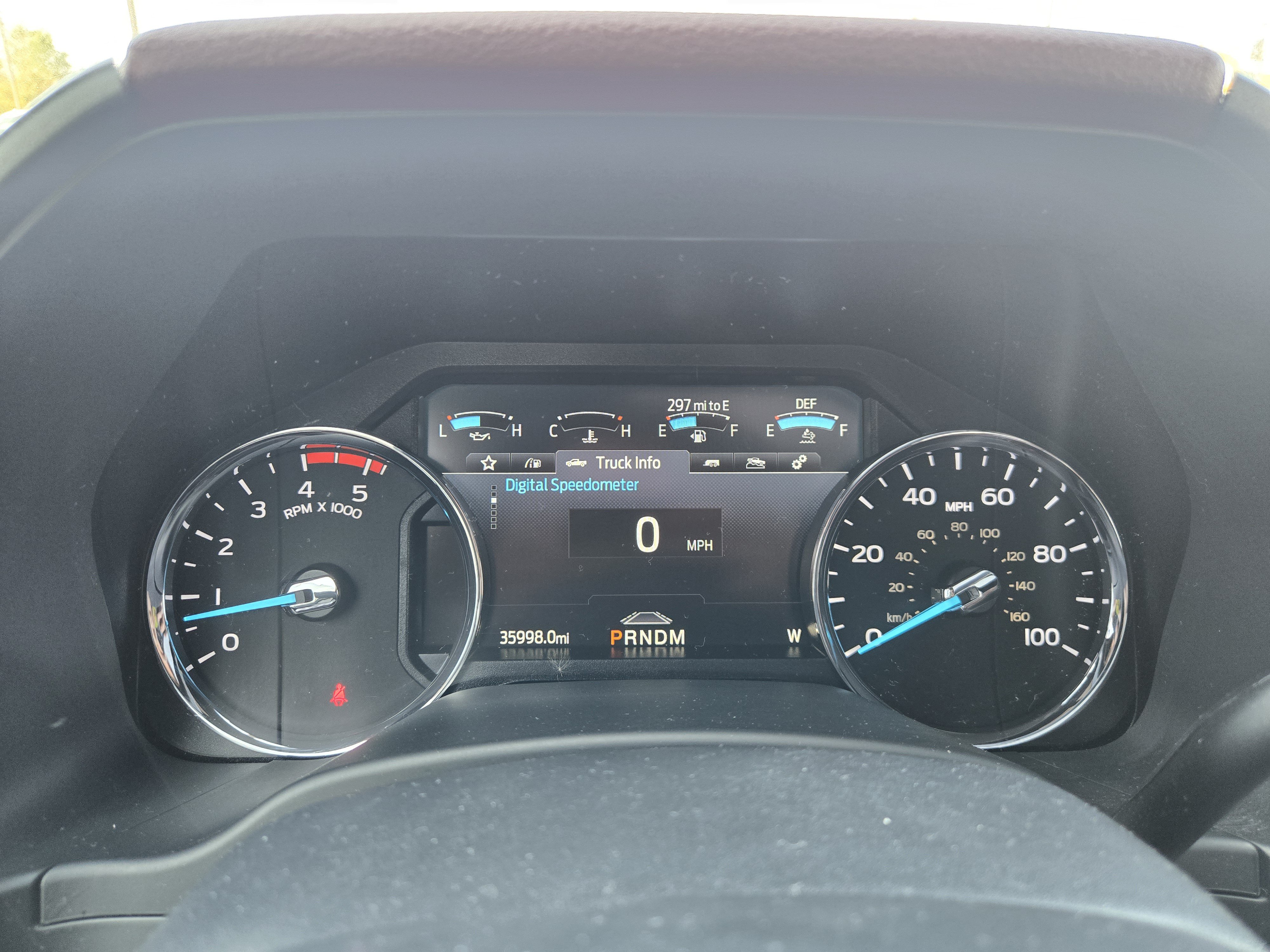 Certified 2022 Ford F250 Platinum w/ FX4 Off-Road Package AWD/4WD image 9