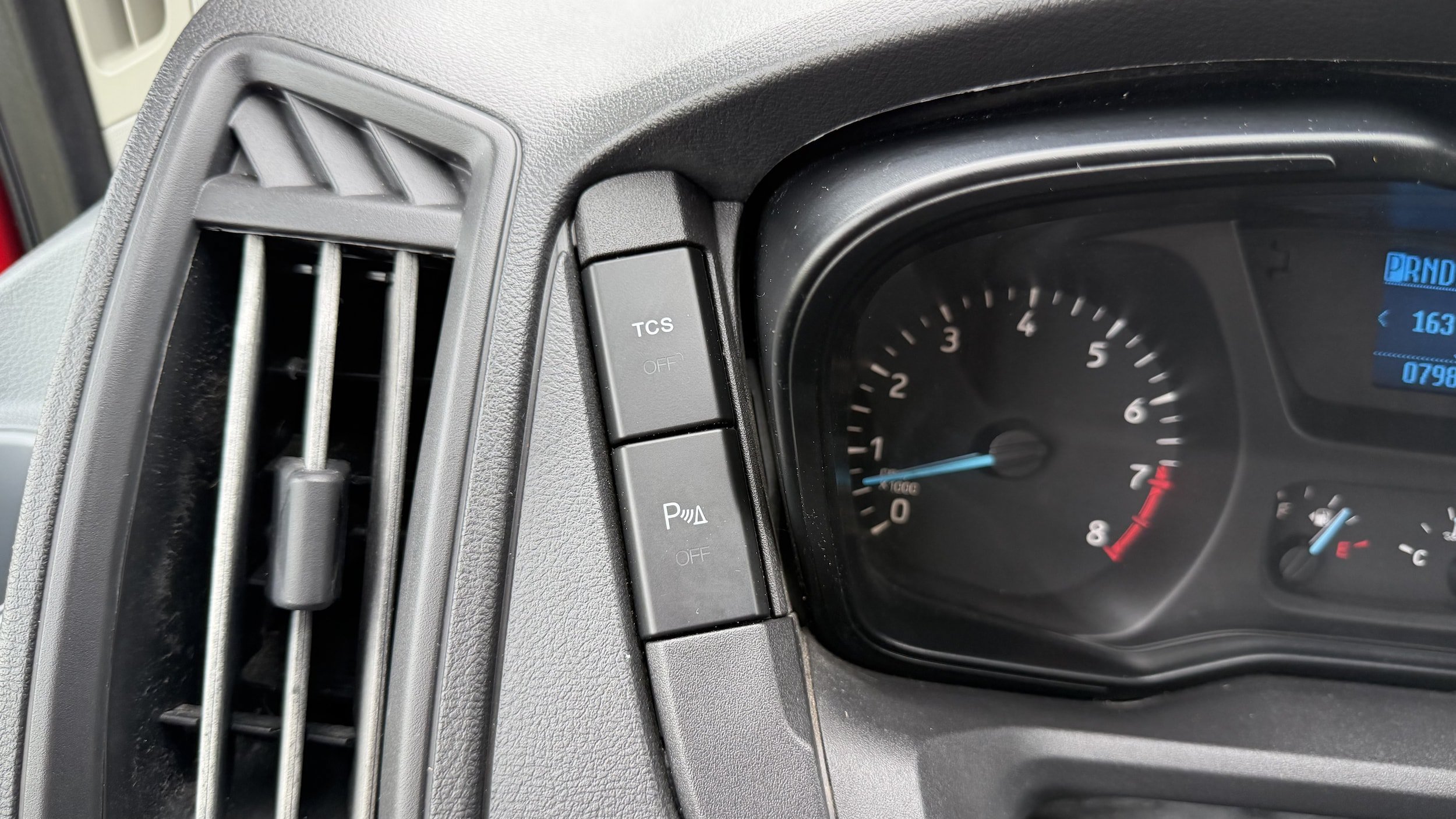 Certified 2018 Ford Transit 150 XL RWD image 40