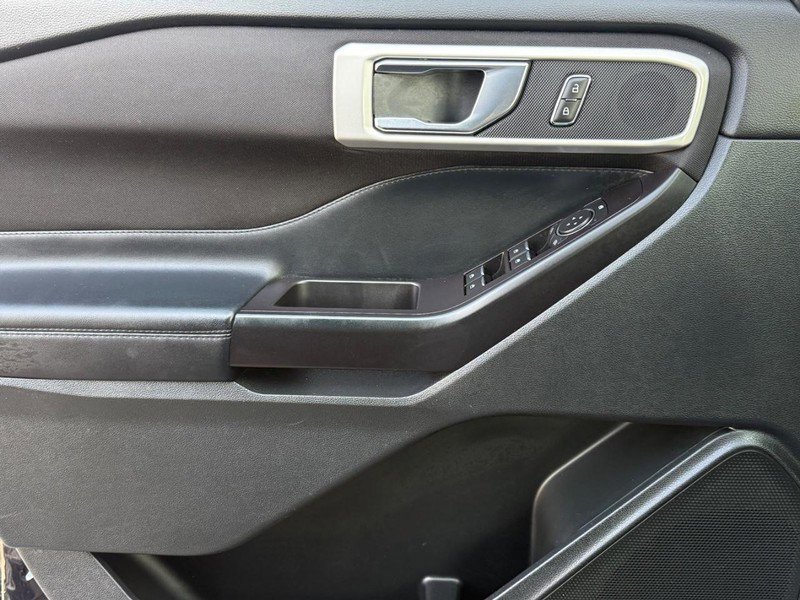 Certified 2020 Ford Explorer XLT RWD image 28