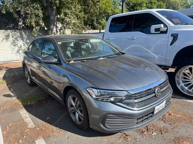 Used 2024 Volkswagen Jetta SE FWD image 4