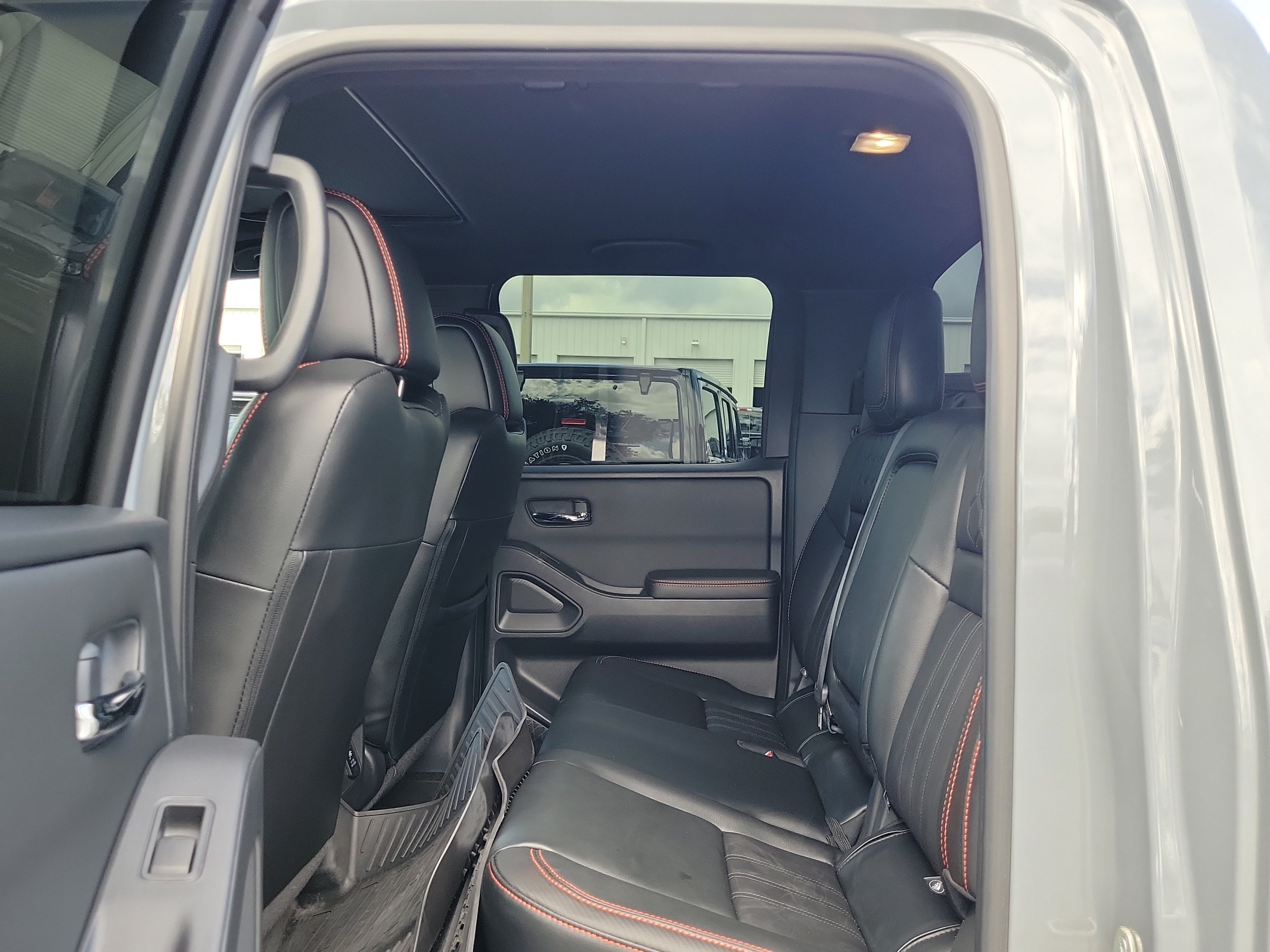 Used 2023 Nissan Frontier PRO-4X w/ Pro-4X Premium Package AWD/4WD image 12