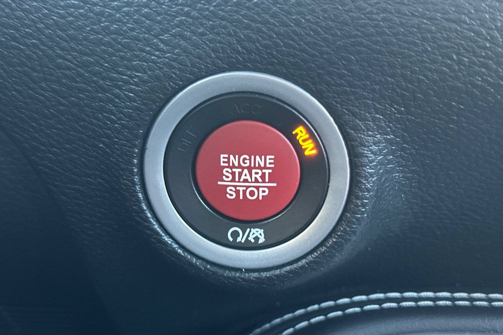 Used 2018 Dodge Challenger SRT Hellcat RWD image 33