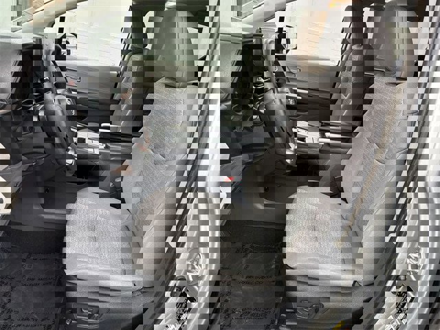 Used 2022 Toyota Sienna LE image 3