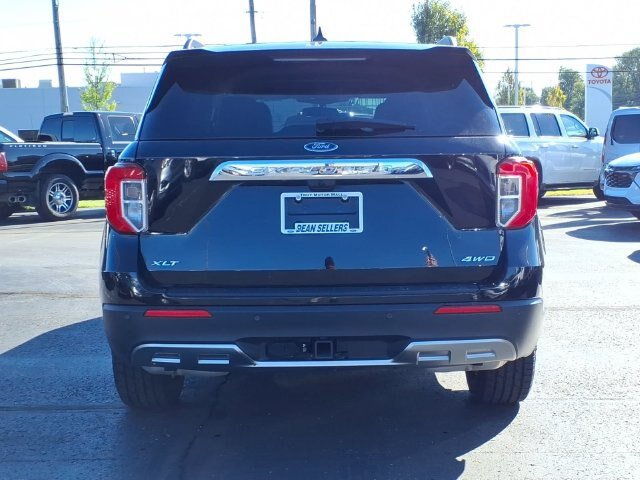 Certified 2023 Ford Explorer XLT w/ Equipment Group 202A AWD/4WD image 6
