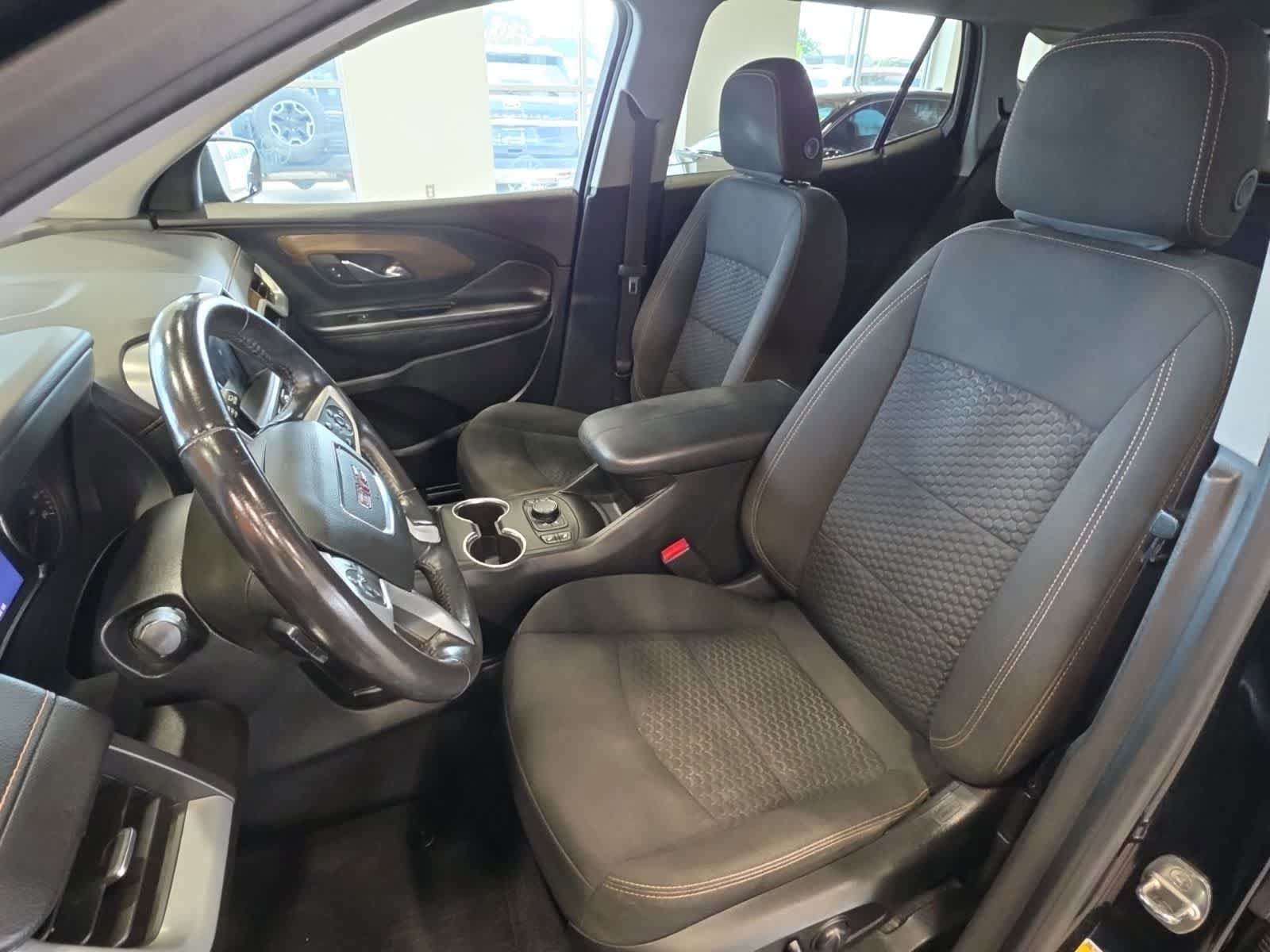 Used 2020 GMC Terrain SLE w/ Driver Convenience Package FWD image 14