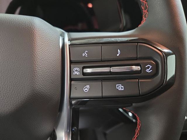 Used 2025 Chevrolet Colorado Z71 w/ Technology Package AWD/4WD image 18