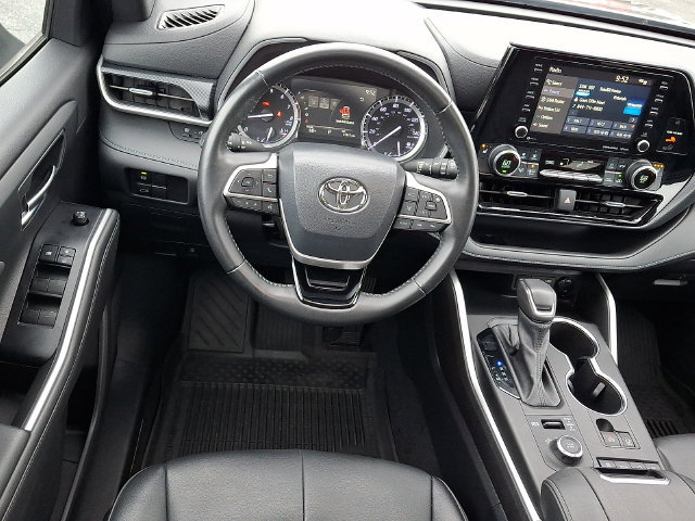 Used 2022 Toyota Highlander XSE AWD/4WD image 14