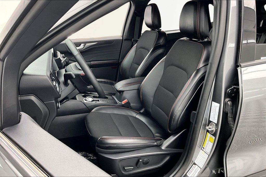 Certified 2025 Ford Escape ST-Line image 25