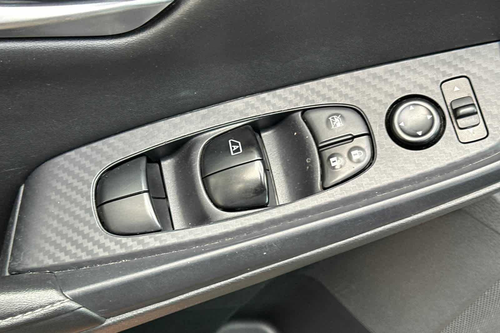 Used 2024 Nissan Sentra SV FWD image 14