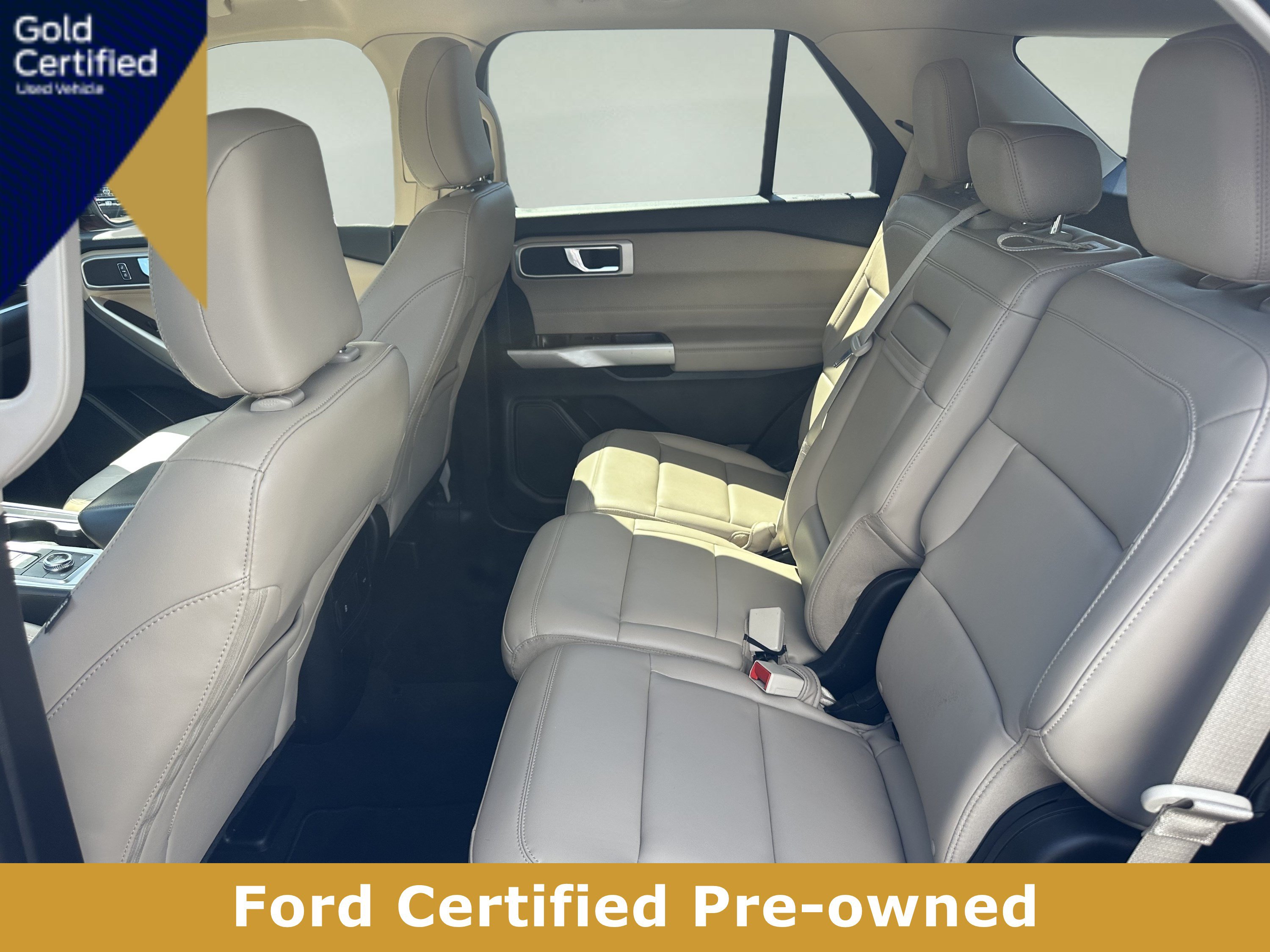 Certified 2022 Ford Explorer XLT w/ Equipment Group 202A AWD/4WD image 10