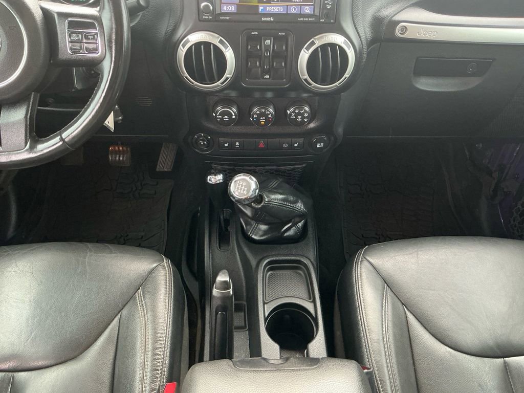 Used 2017 Jeep Wrangler Unlimited Sahara w/ Max Tow Package AWD/4WD image 20