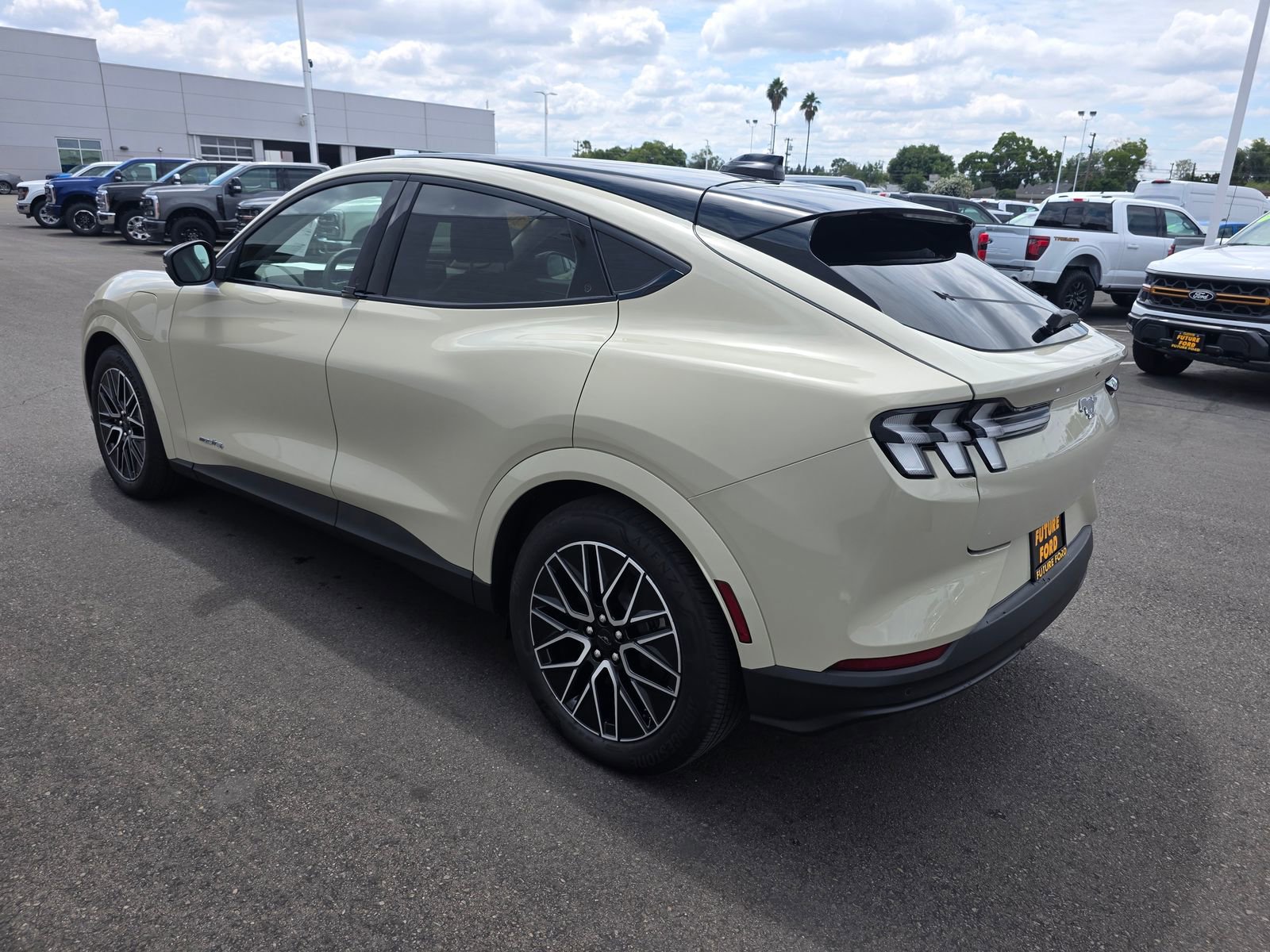Certified 2025 Ford Mustang Mach-E Premium AWD/4WD image 6