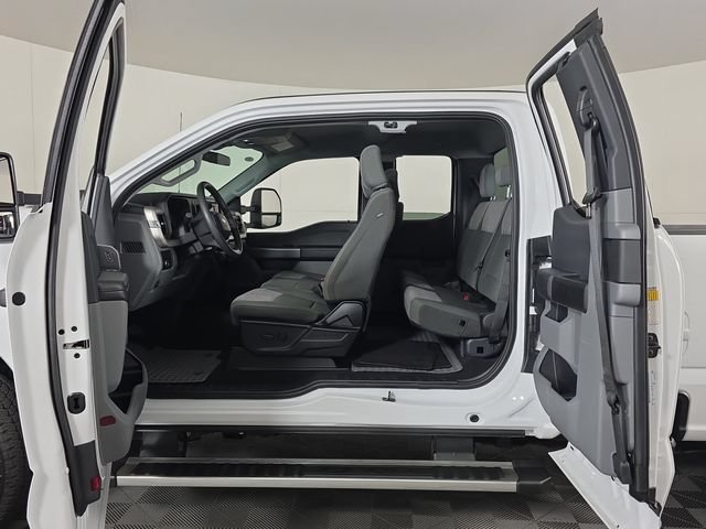 Certified 2024 Ford F250 XLT w/ 360-Degree Camera Package AWD/4WD image 30