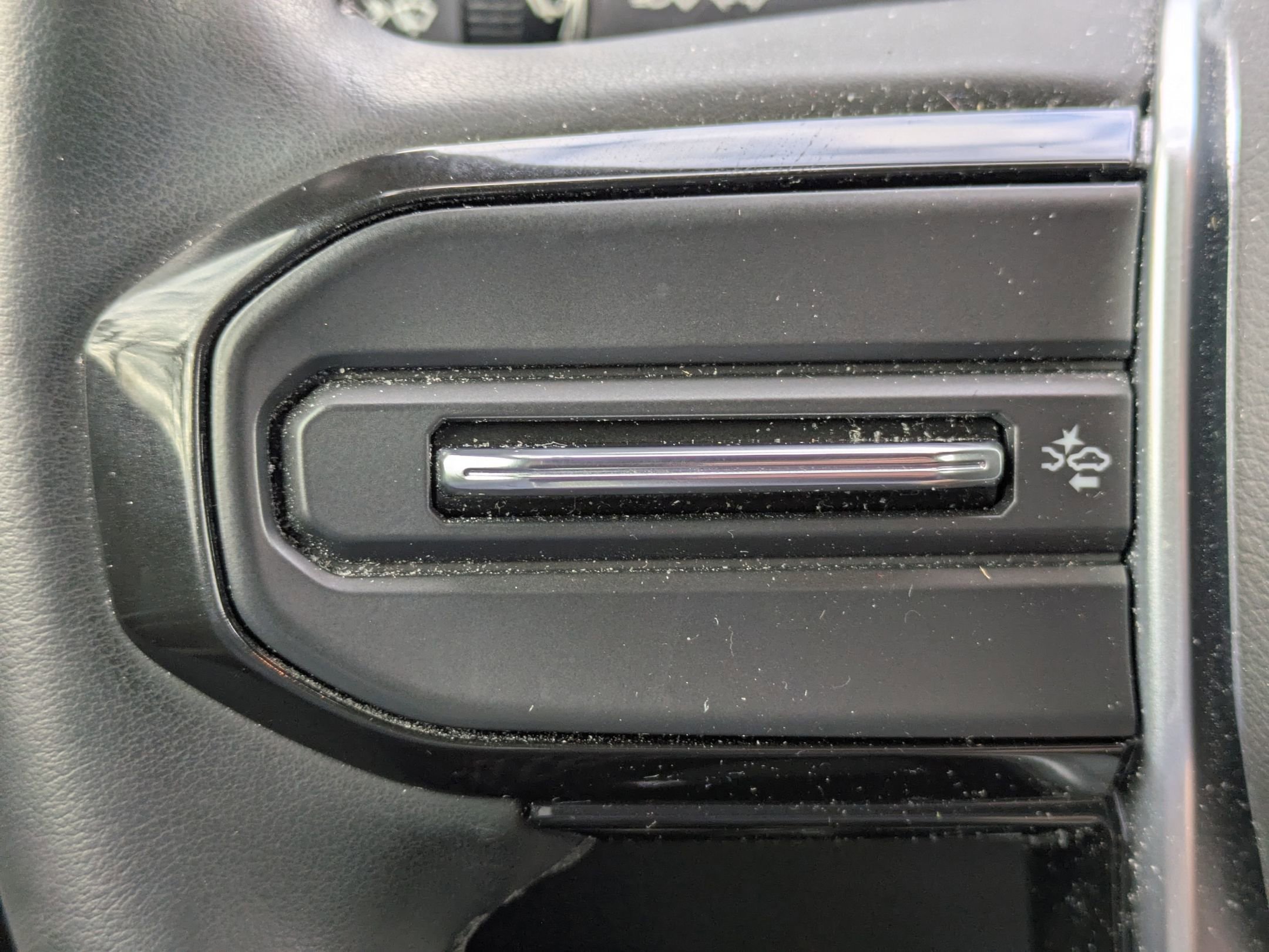 Used 2023 Chevrolet Colorado LT image 14