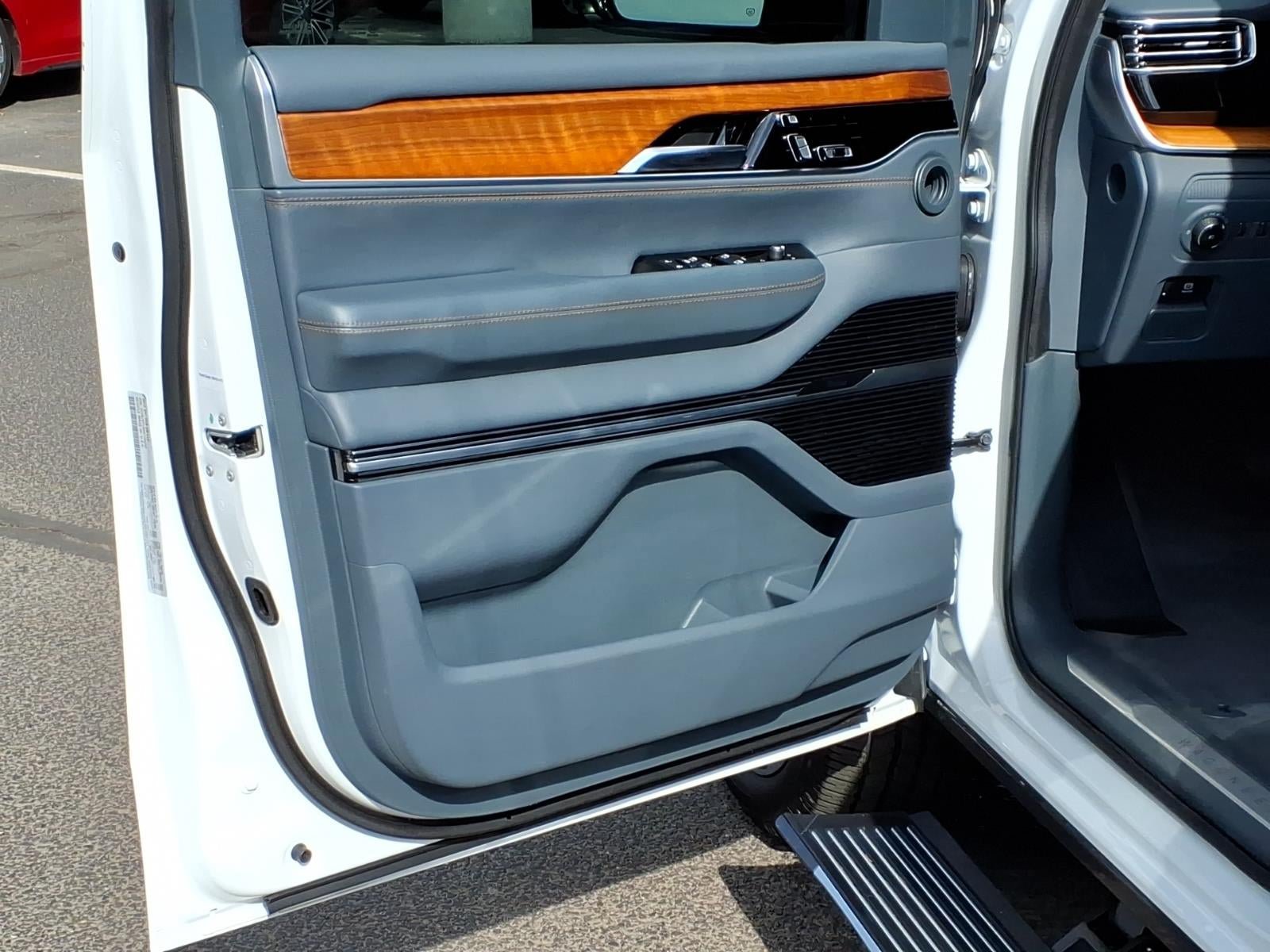 Used 2022 Jeep Grand Wagoneer Series II w/ Convenience Group III AWD/4WD image 22