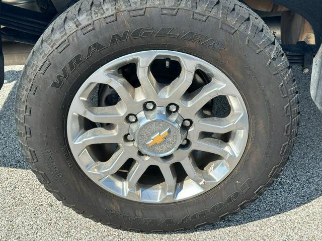 Used 2025 Chevrolet Silverado 2500 LTZ w/ LTZ Premium Package AWD/4WD image 7