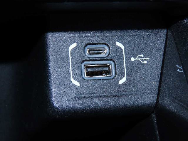 Used 2024 Jeep Compass Latitude image 32