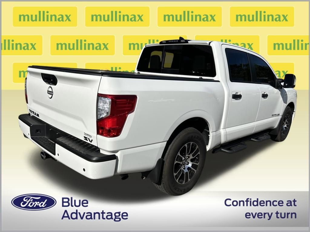 Used 2023 Nissan Titan SV w/ SV Convenience Package image 2