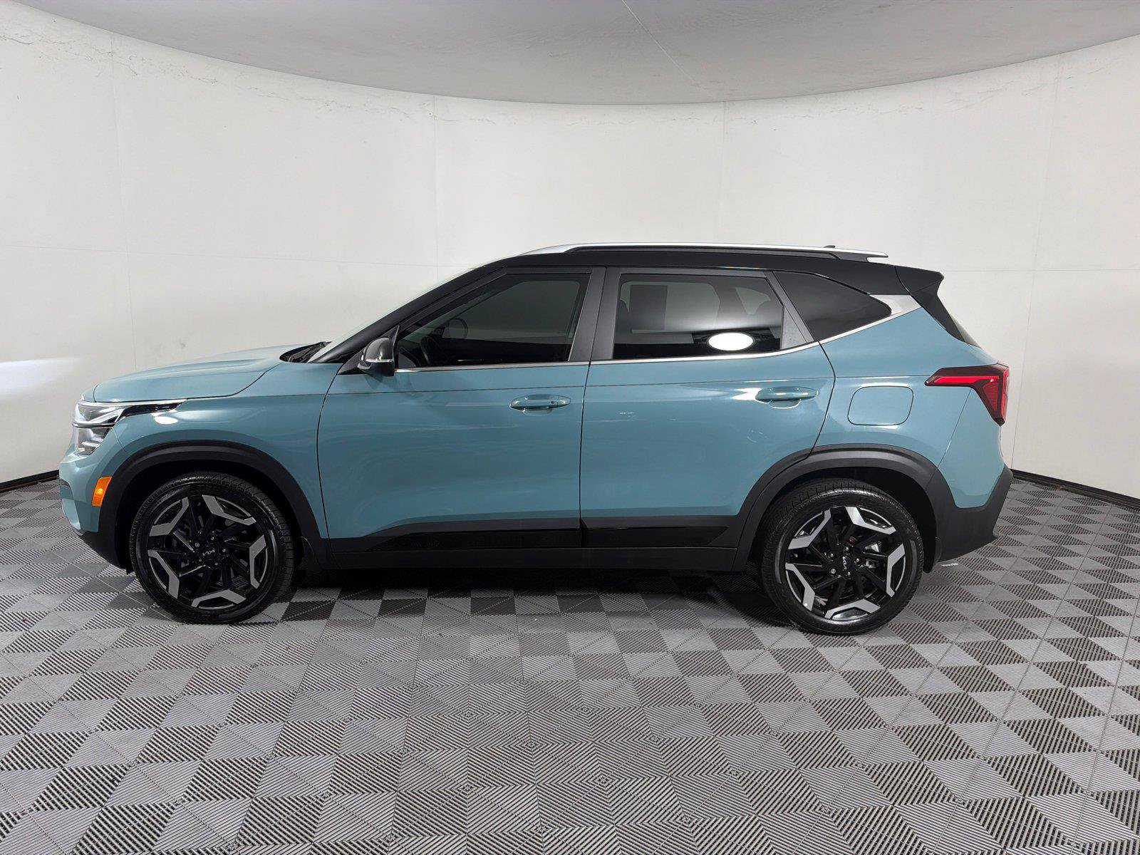 Used 2024 Kia Seltos SX AWD/4WD image 4