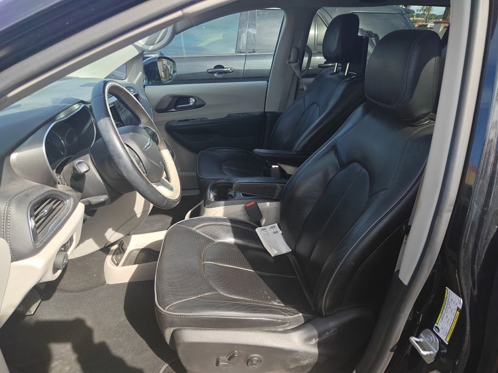Used 2018 Chrysler Pacifica Limited w/ Advanced Safetytec Group image 11