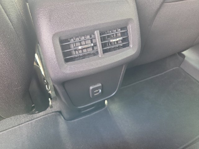 Used 2023 Chevrolet Equinox LT FWD image 24