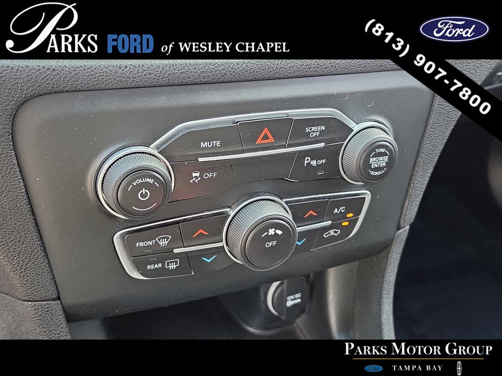 Used 2019 Dodge Charger SXT RWD image 23