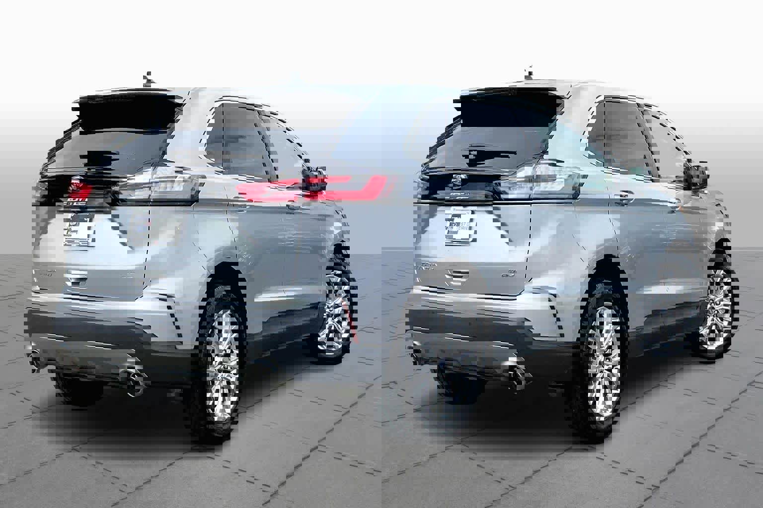 Certified 2022 Ford Edge Titanium image 4